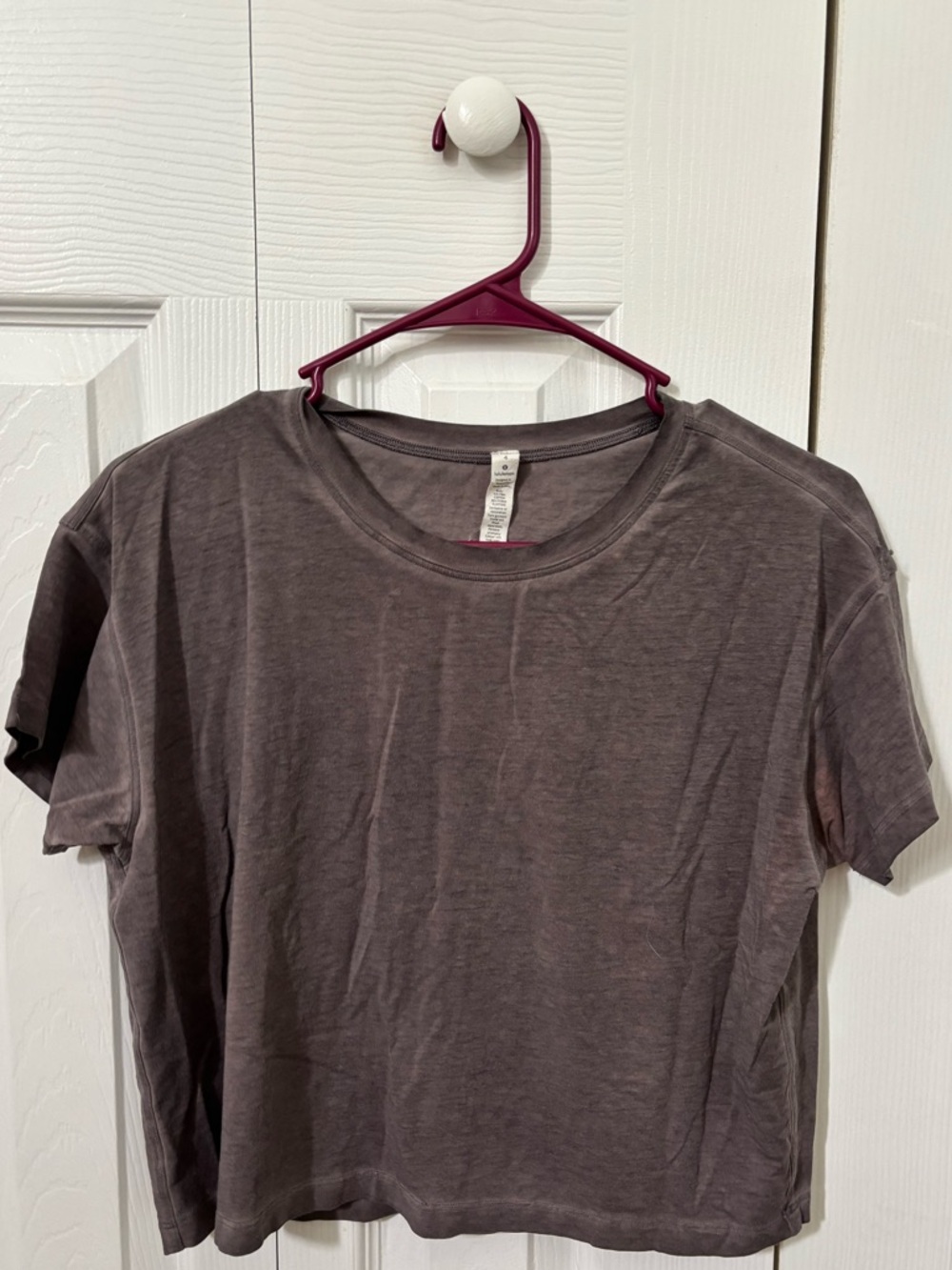 Lululemon Women's Washed Gray Cropped Tee